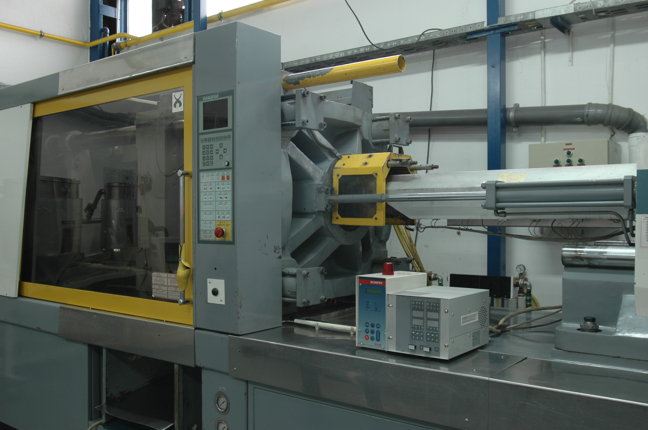 Wtryskarka o sile 280 Ton