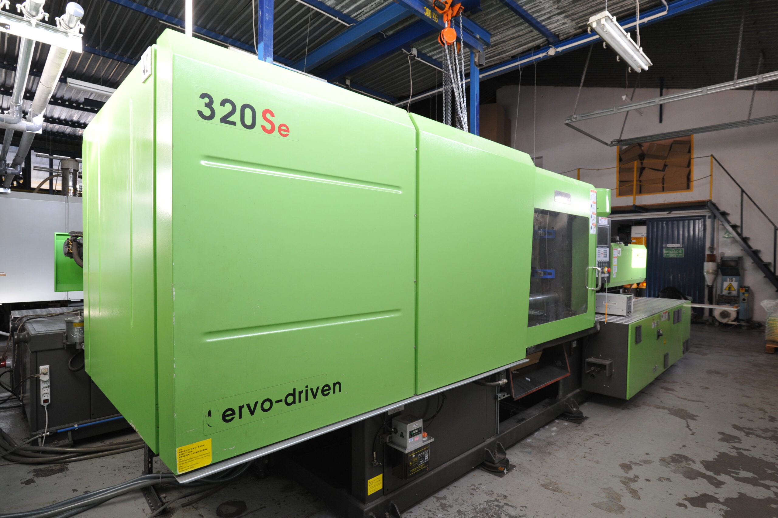 Wtryskarka o sile 320 Ton